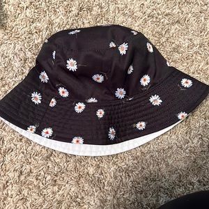 AO X FABFITFUN REVERSIBLE BUCKET HAT